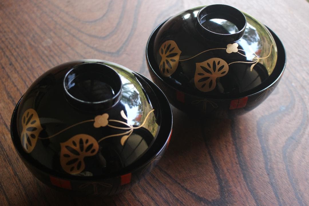 時代逸品！上質黒漆に極上水葵御所車蒔絵の映えるお椀2点（検輪島塗京塗蒔絵椀