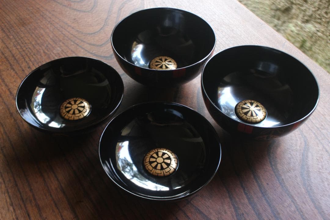 時代逸品！上質黒漆に極上水葵御所車蒔絵の映えるお椀2点（検輪島塗京塗蒔絵椀