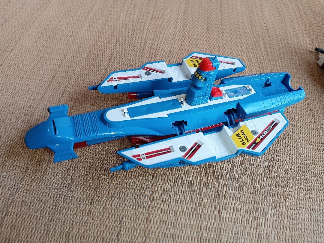 恐竜戦隊コセイドン　宇宙空母ブルーノア