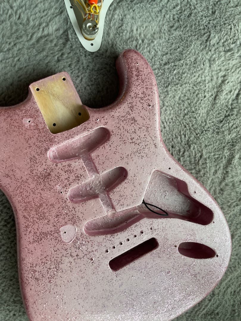 ジャンク品　ギター ボディ　ネック塗料他