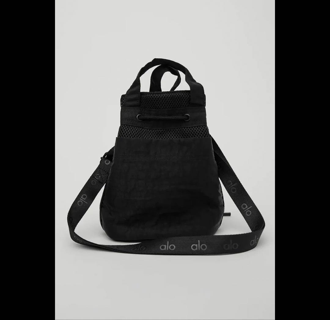 ALO Yoga クロスボディバケットバッグ　ブラック