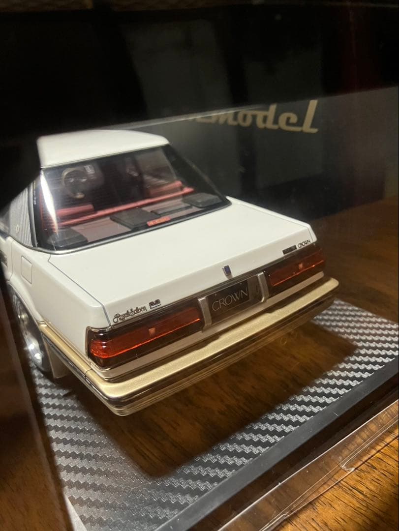 ignition model 120系クラウン 1/18スケール車