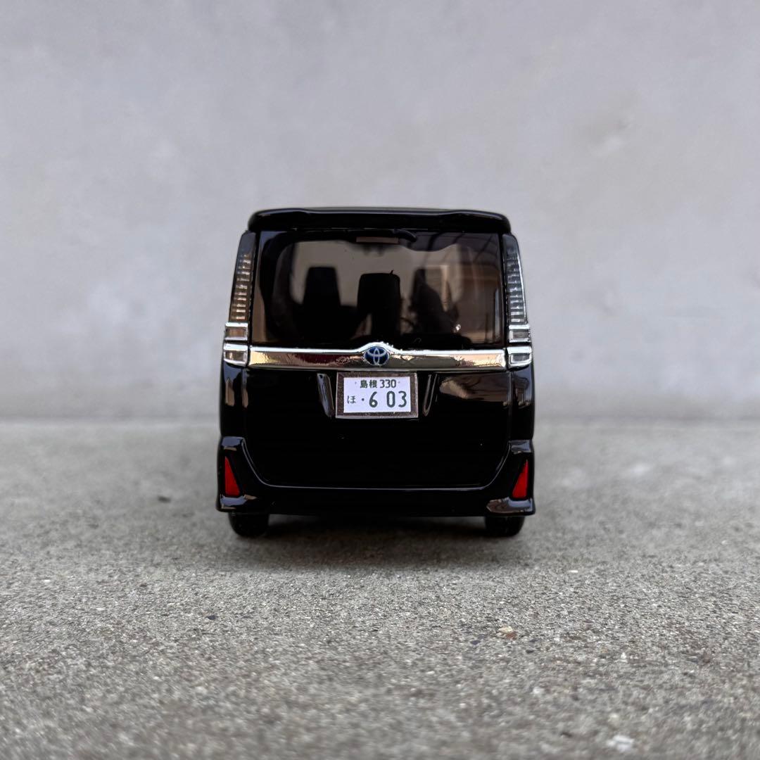 1/30 トヨタ 80 ヴォクシー 後期 カラーサンプル ミニカー