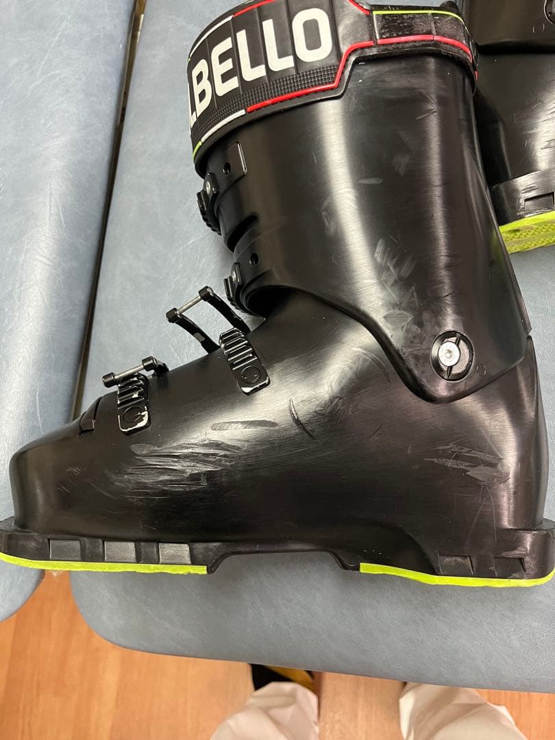 ダルベロ　DS R黒　130 26.0〜26.5