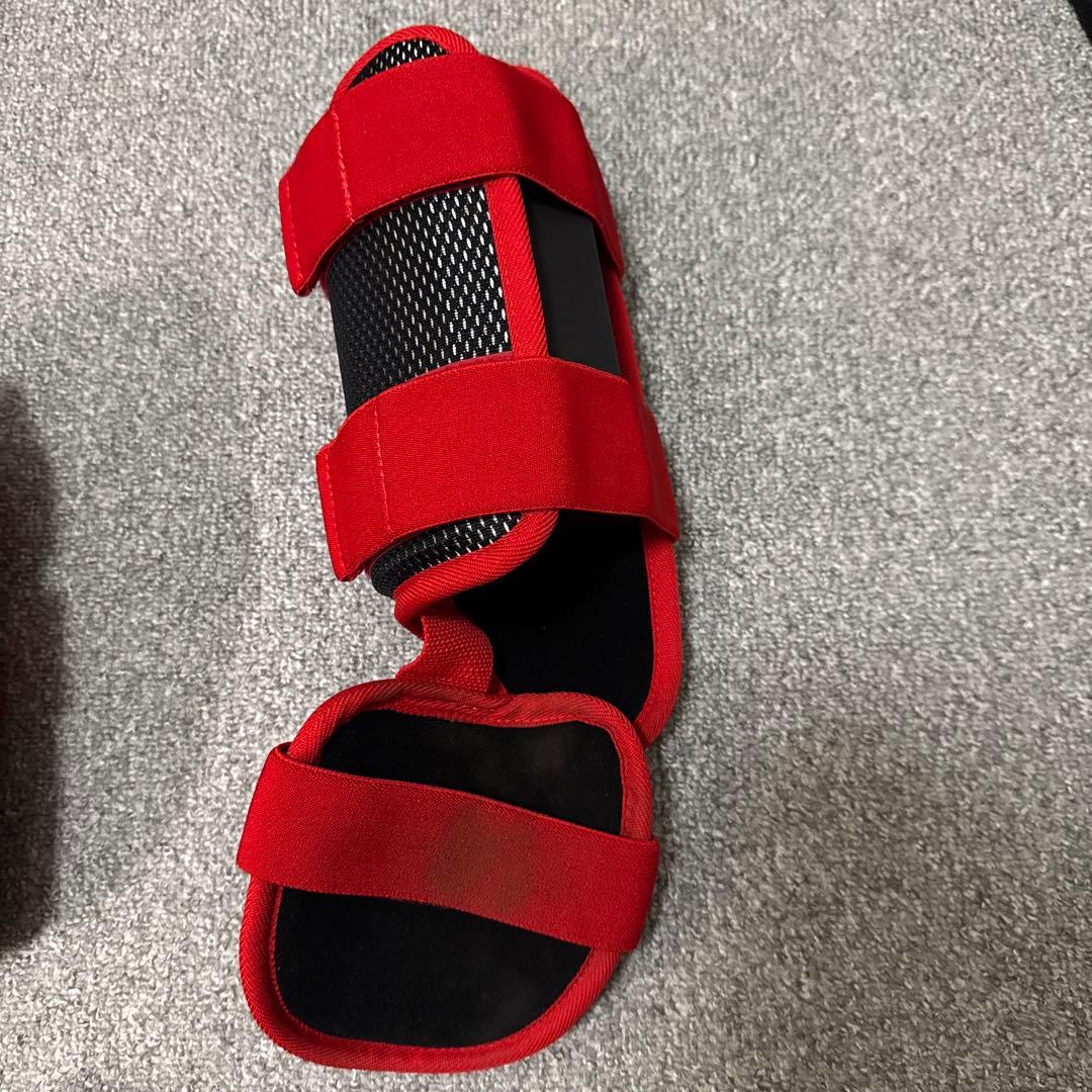 ミズノプロ エルボーガード フットガード(右打者用)