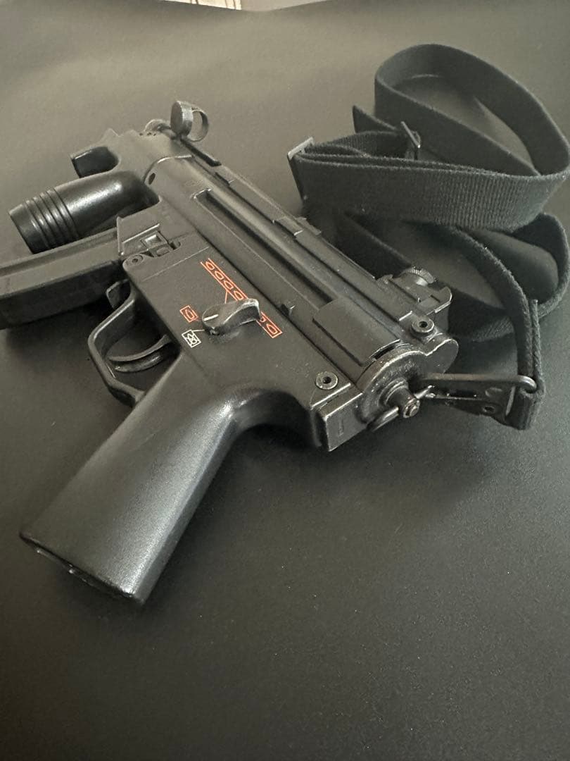 【ひー】東京マルイ HK MP5K クルツ バッテリーと充電器とスリング付