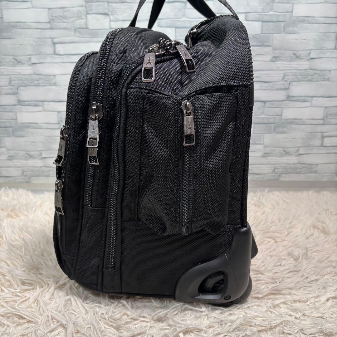極美品　Travelpro トラベルプロ　FlightCrew 5 小型キャリー