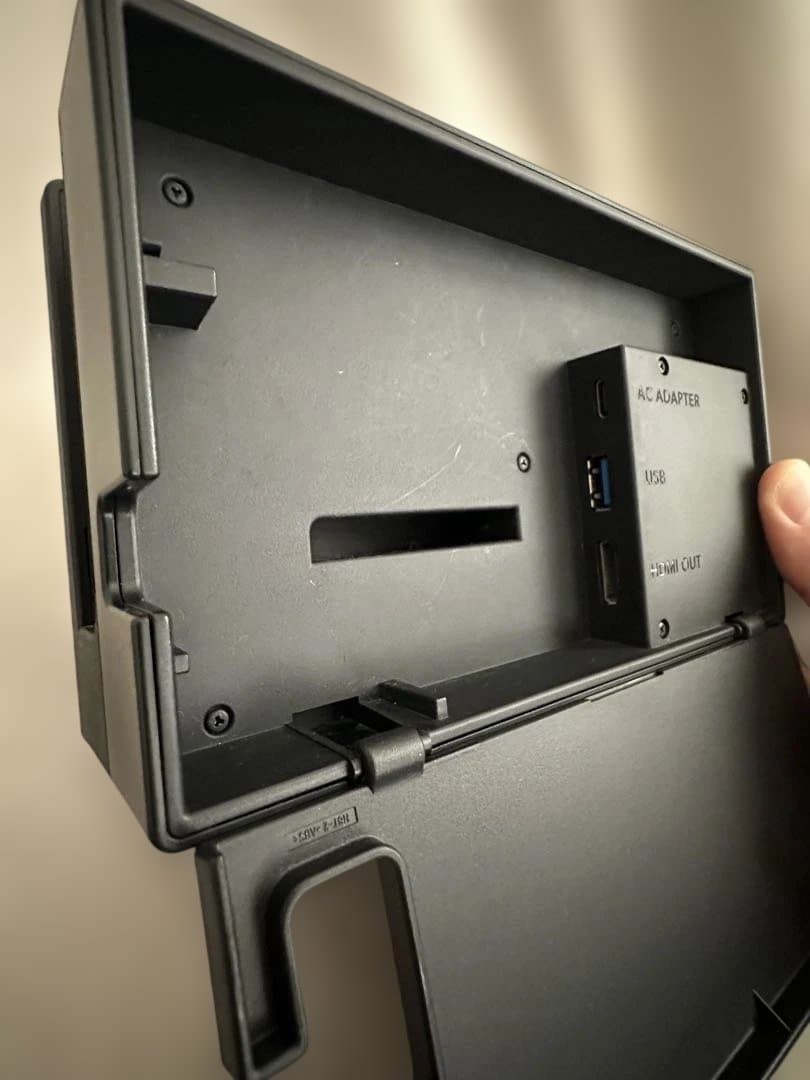 Nintendo Switch 本体 + Joy-Con（ピンク・イエロー)