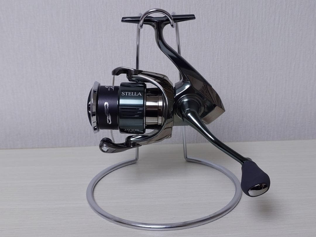 シマノ 22ステラ 2500SHG 新品同様 SHIMANO STELLA