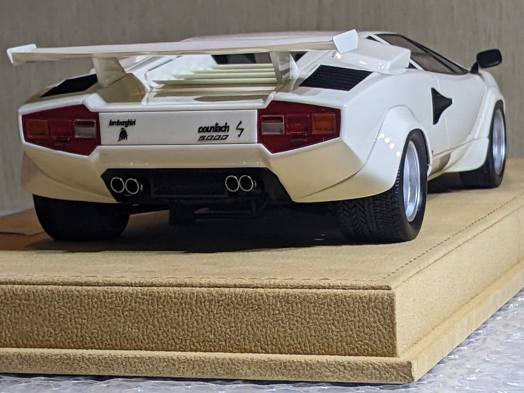 1/18 メイクアップ IDEA カウンタックLP5000S 1982