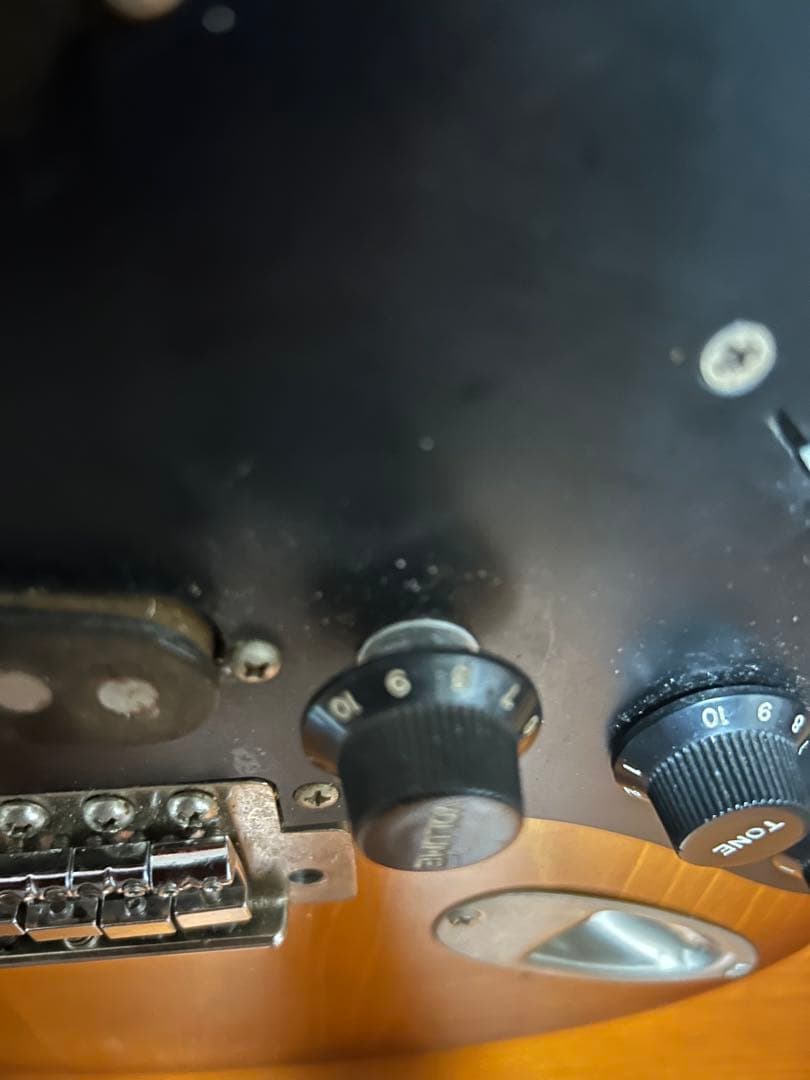 拉*孟様 日本製　フェルナンデス　ストラトタイプボディ　ネックはおまけ