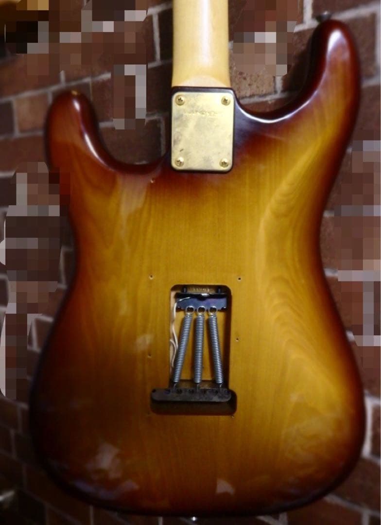 拉*孟様 日本製　フェルナンデス　ストラトタイプボディ　ネックはおまけ