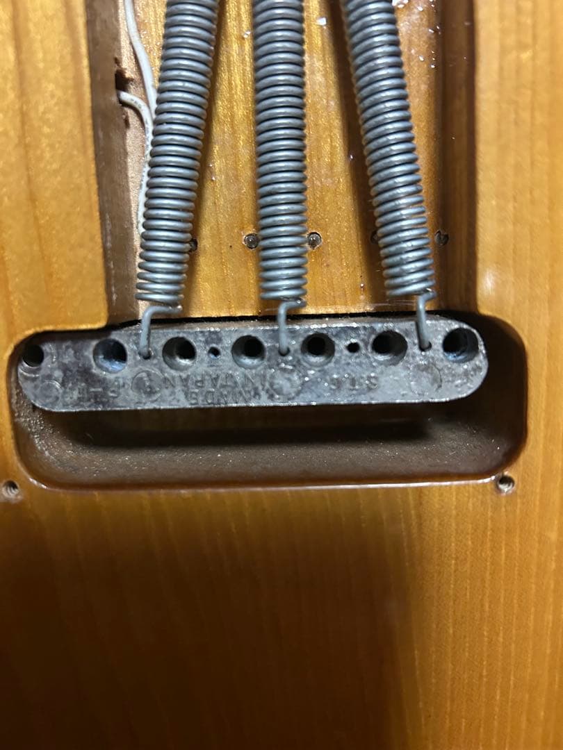 拉*孟様 日本製　フェルナンデス　ストラトタイプボディ　ネックはおまけ