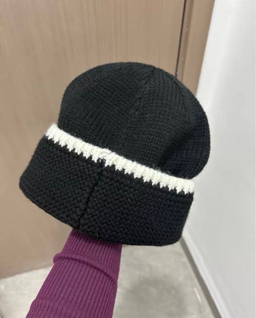 CHANEL ニット帽 黒/白 ロゴ入り ノベルティ