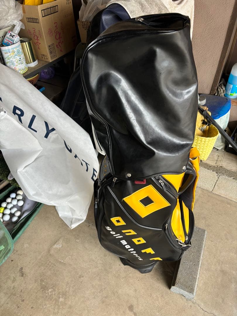 キャディバッグ オノフ　ONOFF 黒黄　　ゴルフ　バッグ　大容量