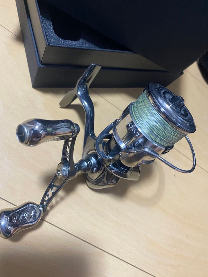 22イグジスト　LT3000S LIVREハンドル　スタンド付き