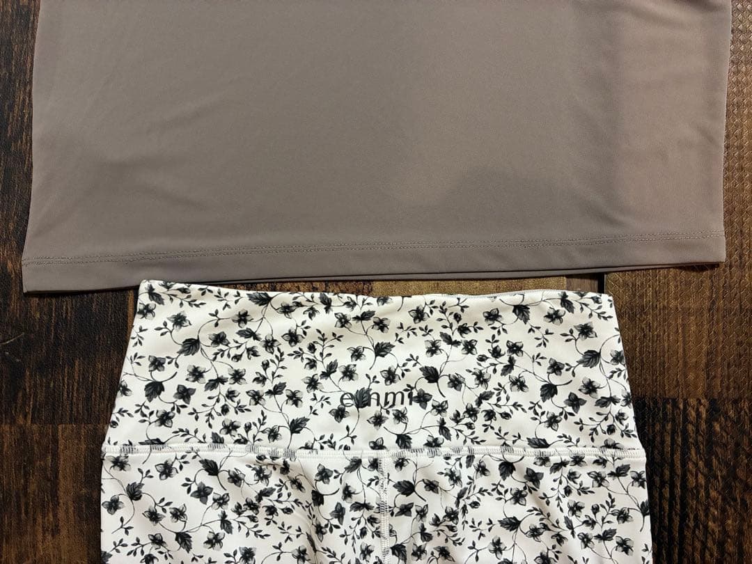 新品同　エミヨガ　ヨガウェア タンクトップ　レギンスセット　S