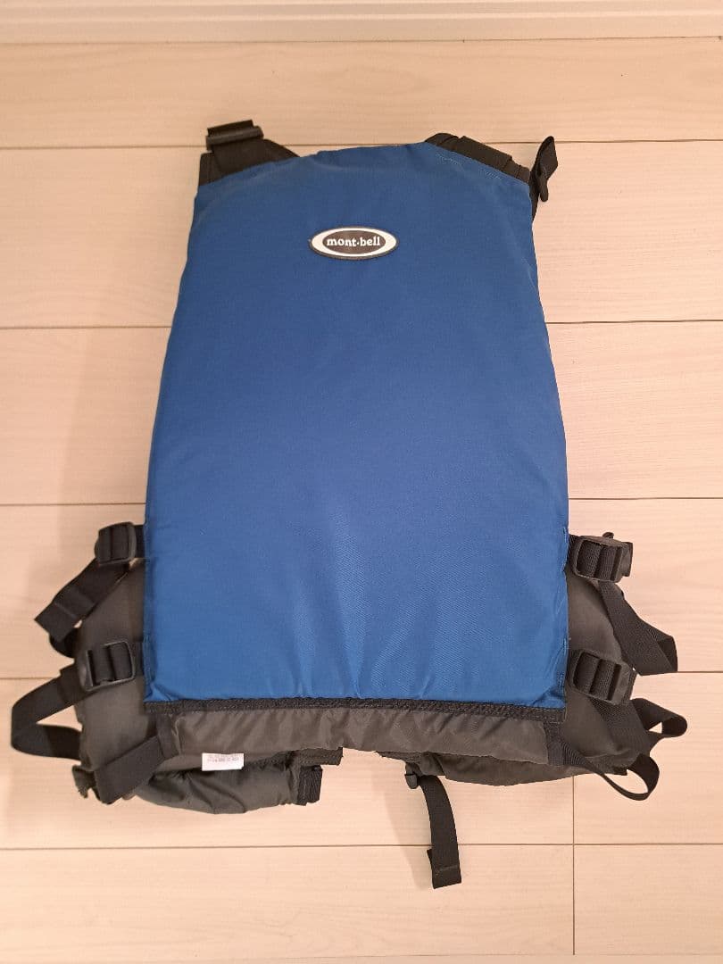 ライフジャケット　mont-bell アクアファン