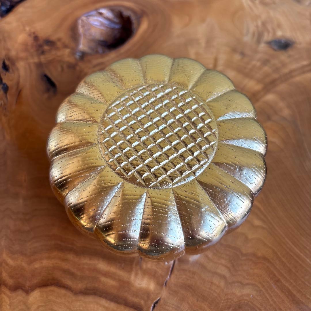 菓子器　黄金色　漆塗り　小物入れ