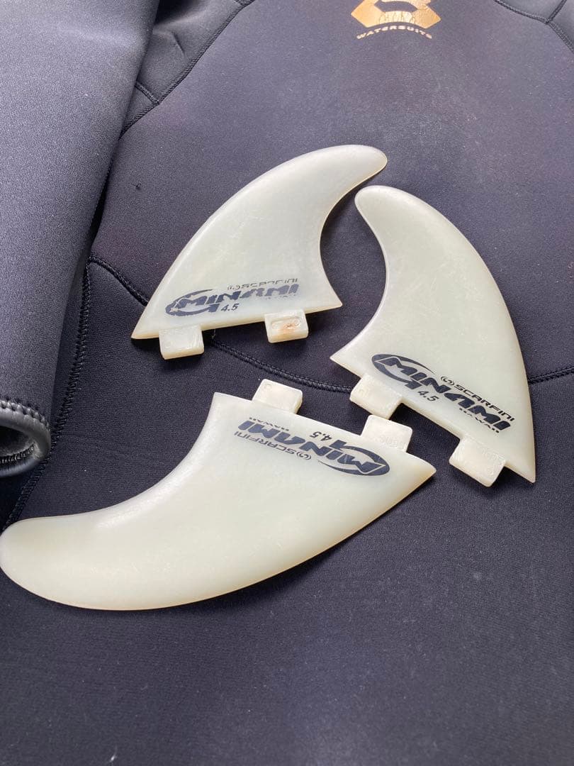 サーフィンセットTSSCサーフボード5.9、フィン、リーシュ付☆ウエットおまけ☆