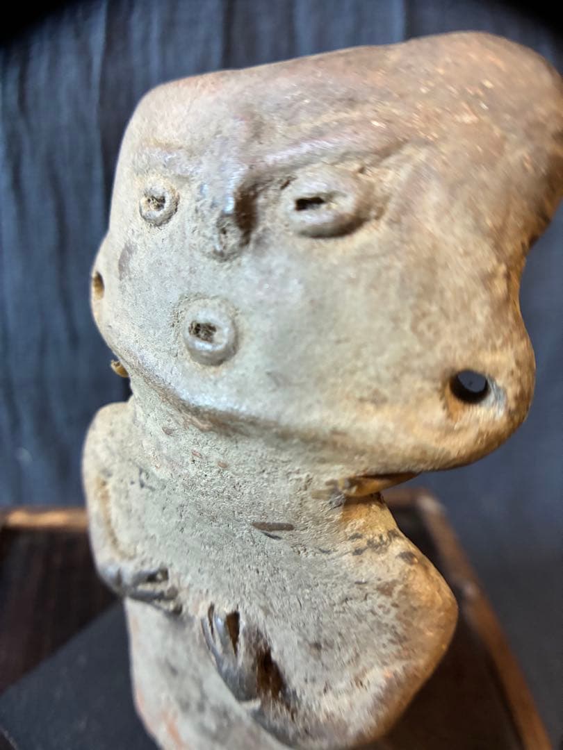 女性の土偶　発掘品　板状土偶　埴輪　縄文時代