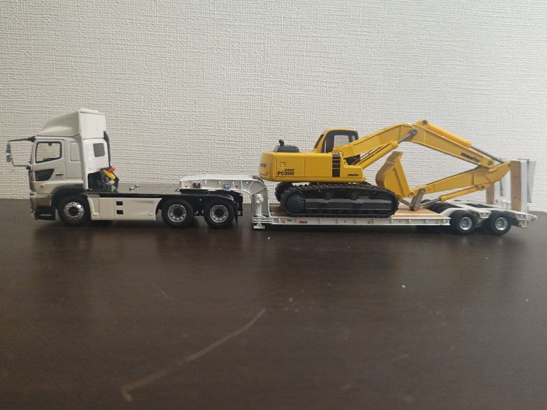 1/43 日野プロフィア セミトレーラー 重機運搬車 ミニカー