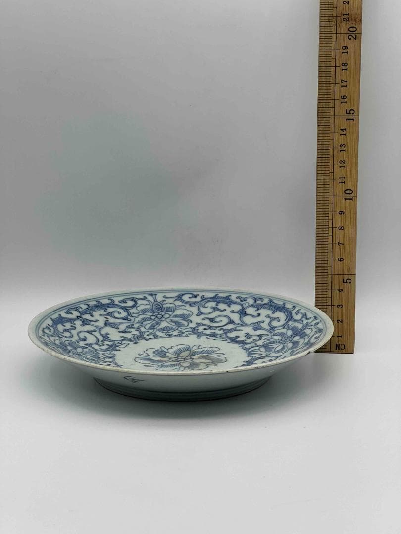 清嘉慶時代　【大清嘉慶年製】在銘 染付 青花淡描唐草花卉文盤一対(B-77)