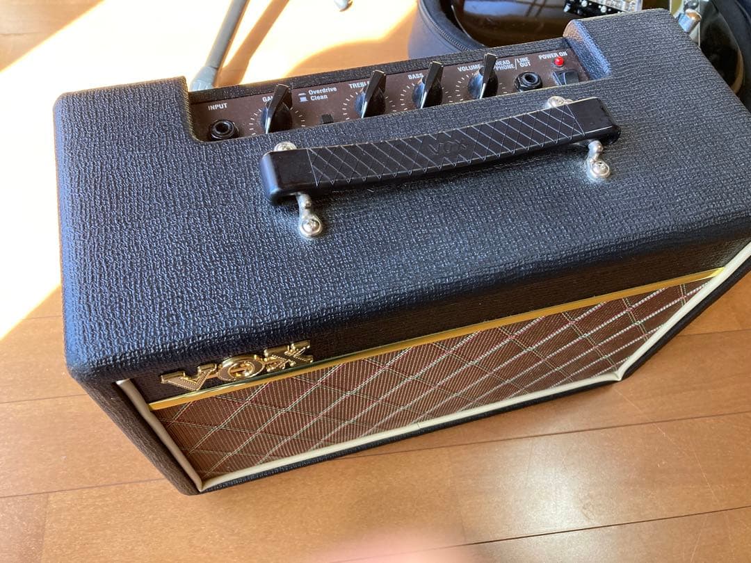 エレキギター、スタンド、ケース、スピーカー、マガジンCDセット