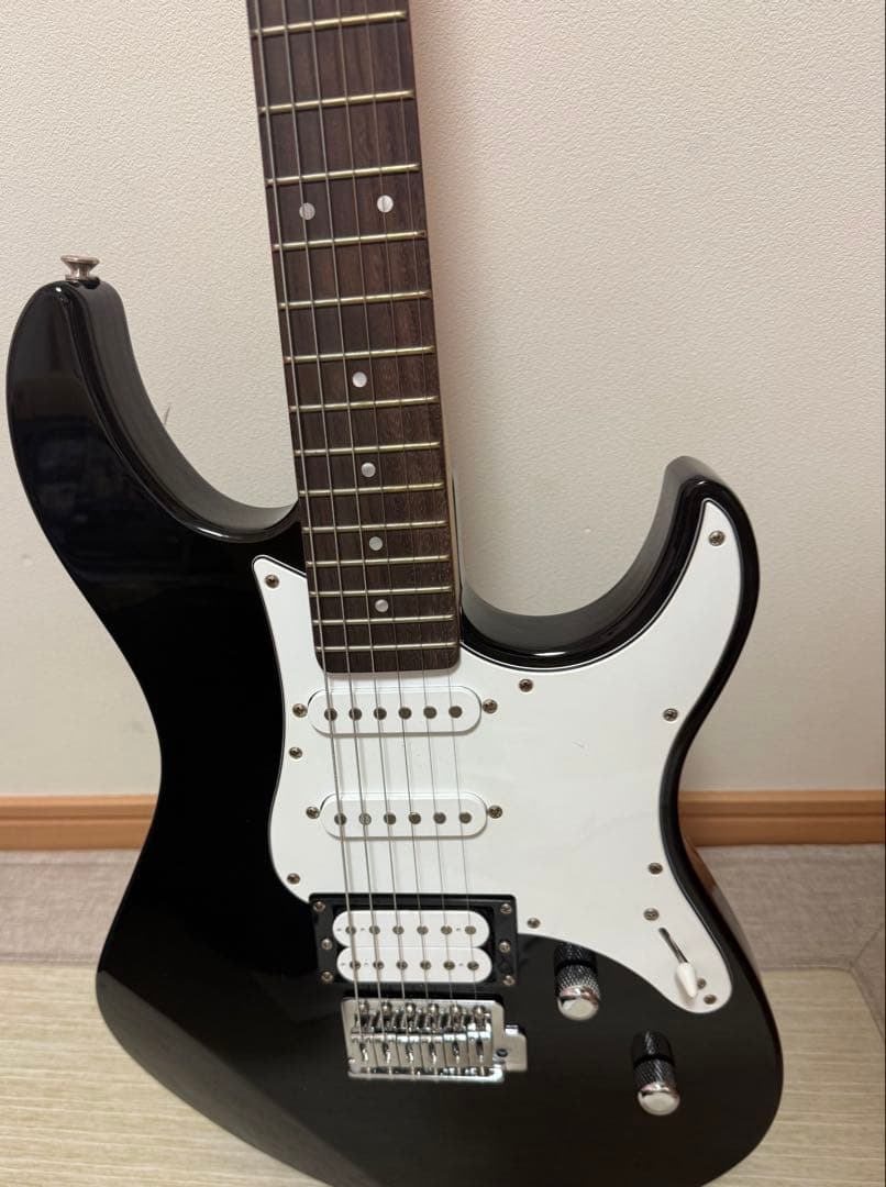 Yamaha PACIFICA ブラックエレキギター 112V ケース付き