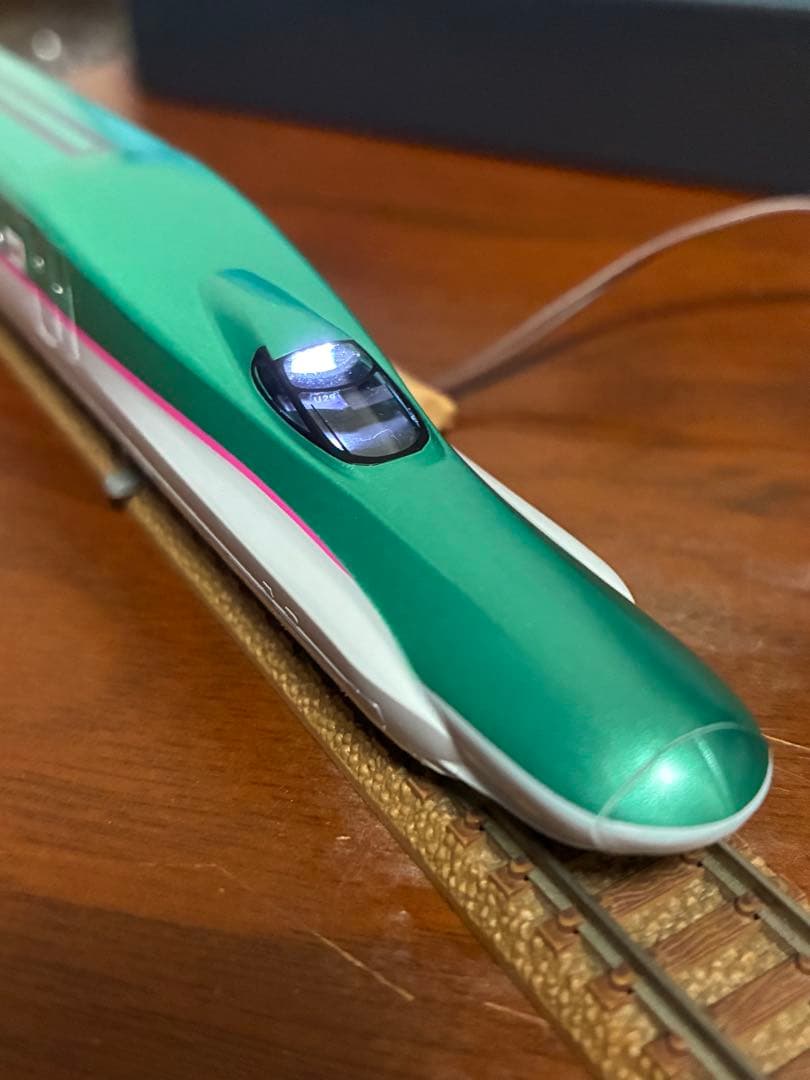 E5系東北新幹線9両　tomix ライト点灯動力動作確認済　8号車無　ジャンク品