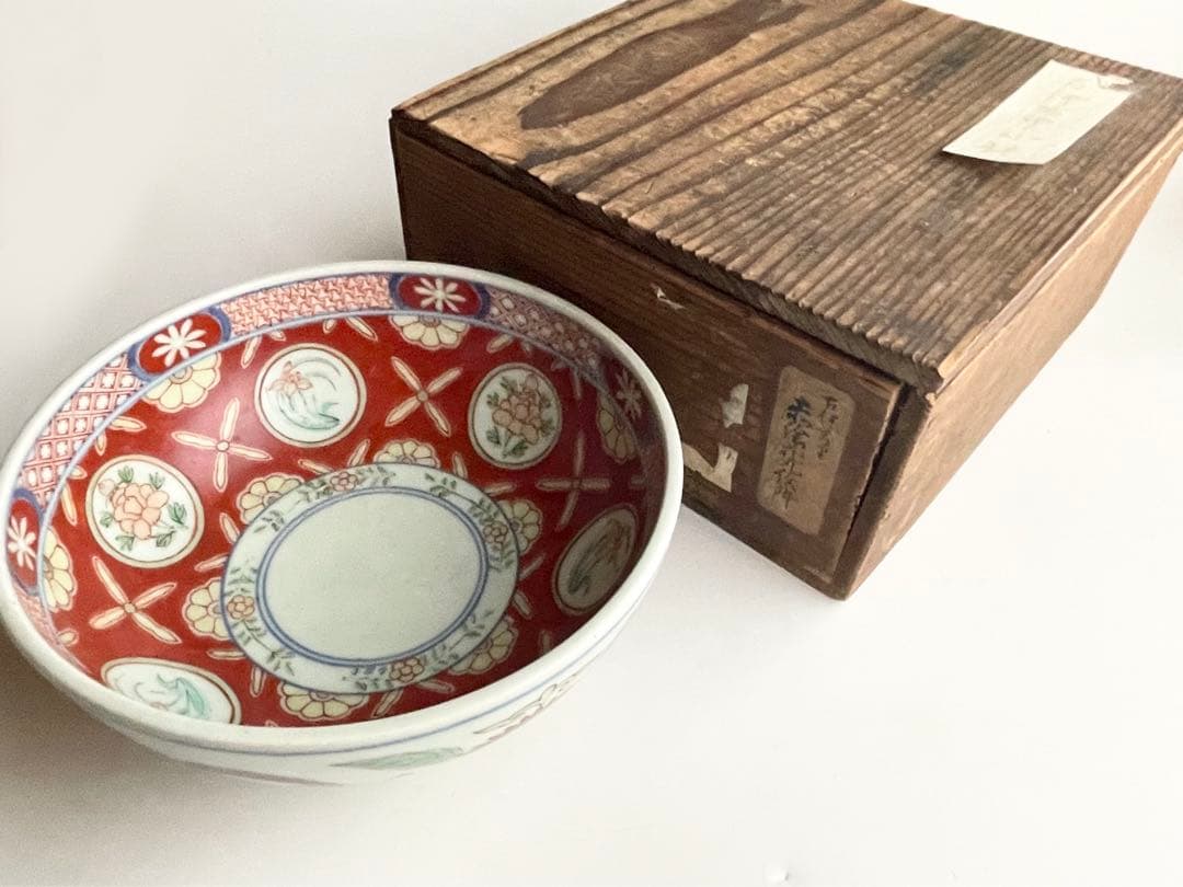 骨董　アンティーク　古伊万里　型物古伊万里　赤絵　色絵　窓絵　花文様　鉢　菓子鉢
