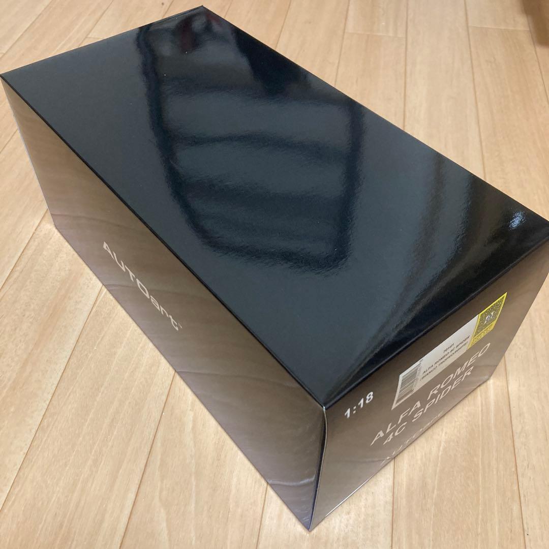 Alfa Romeo 4C ミニカー 1/18 オートアート