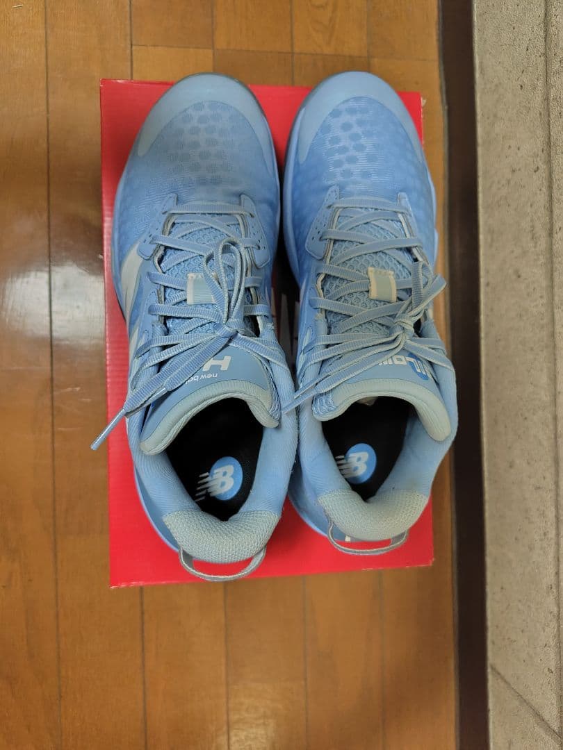 ニューバランス　HESI LOW V2