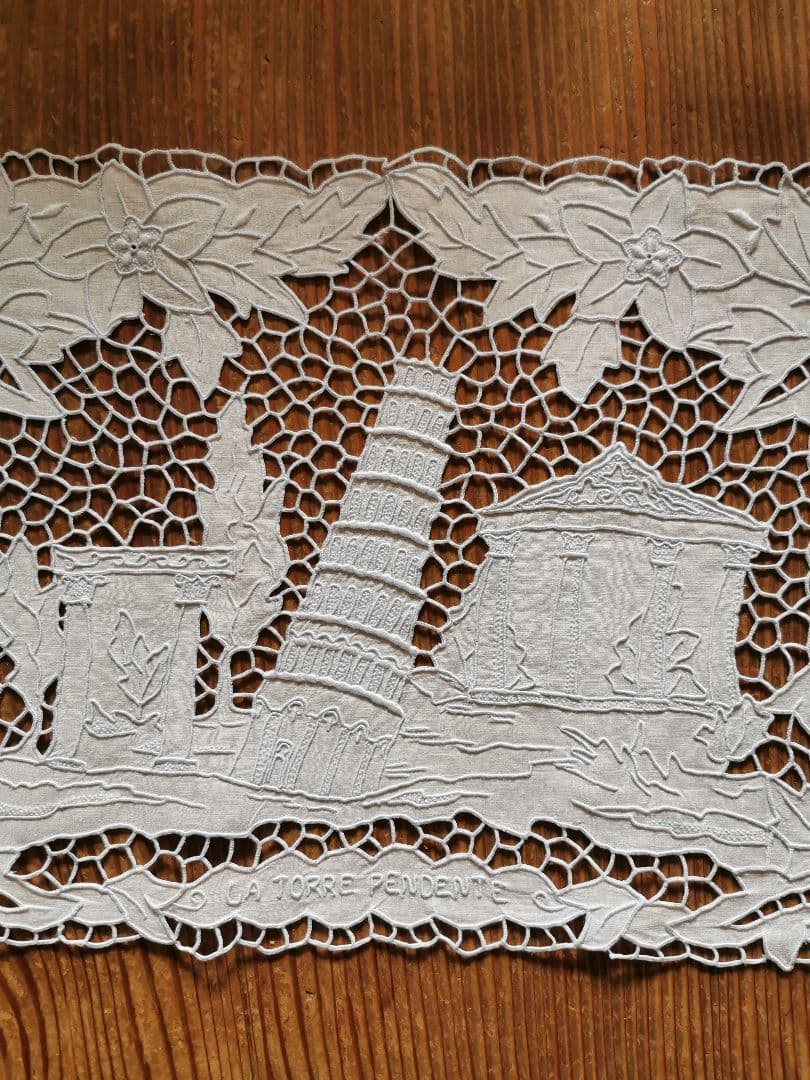 アンティークレース刺繍クロス ピサの斜塔 大聖堂 ミュージアムピース美術館所蔵級