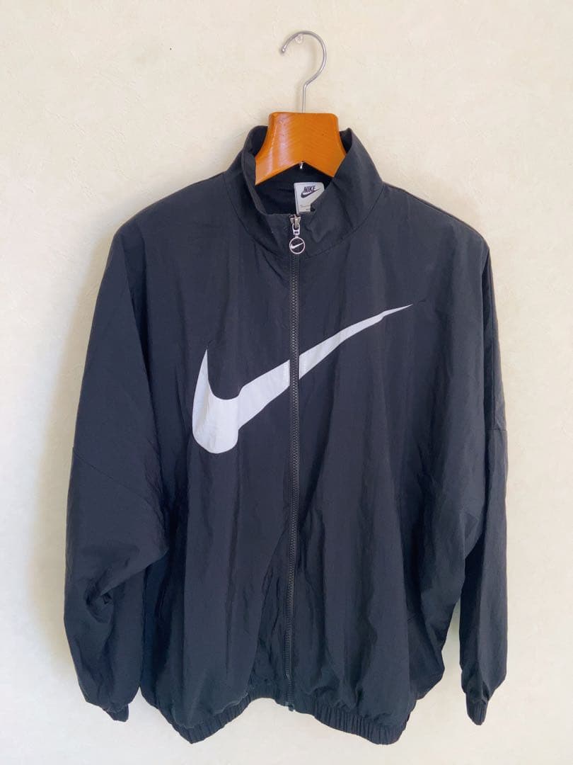 新品！ナイキNIKEレディースウインドブレーカー ジャケット ウーブンジャケット