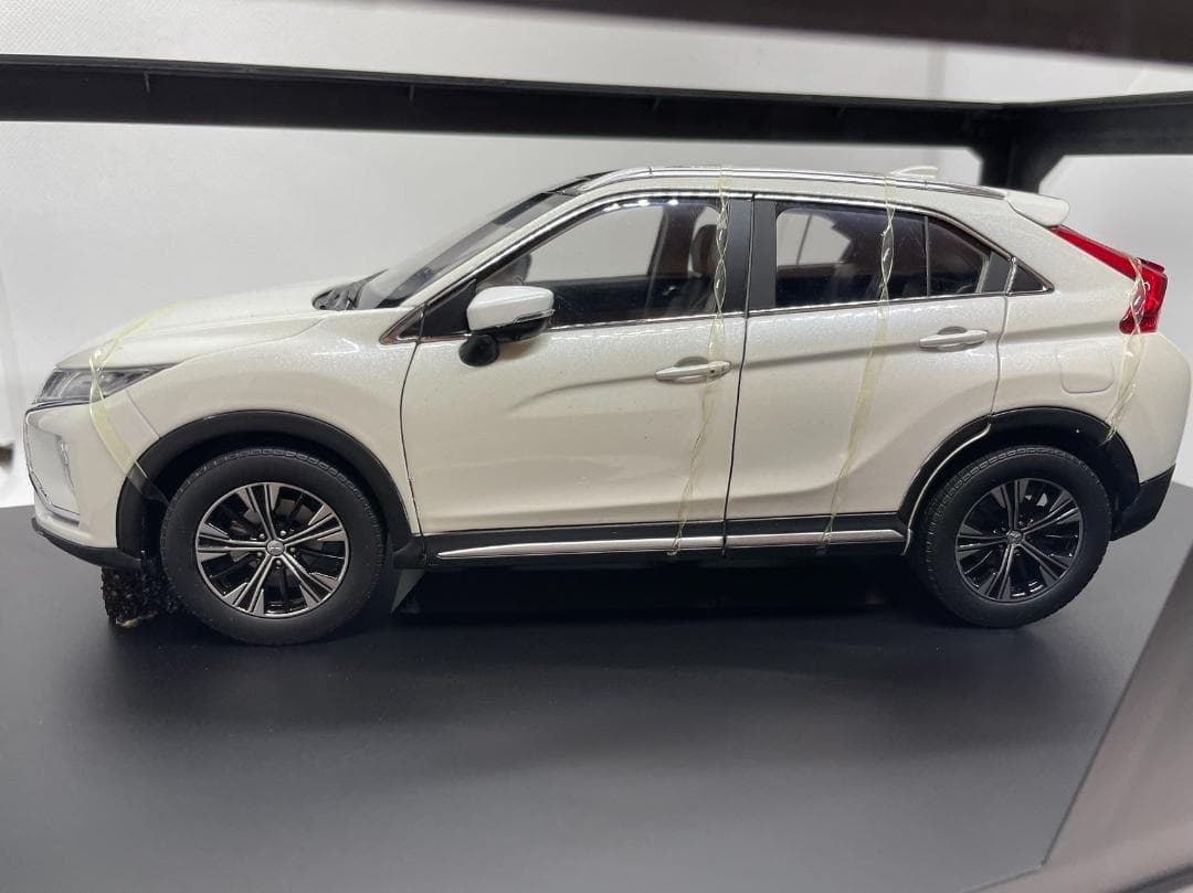 305-109 三菱 1/18 エクリプス クロス  ホワイト