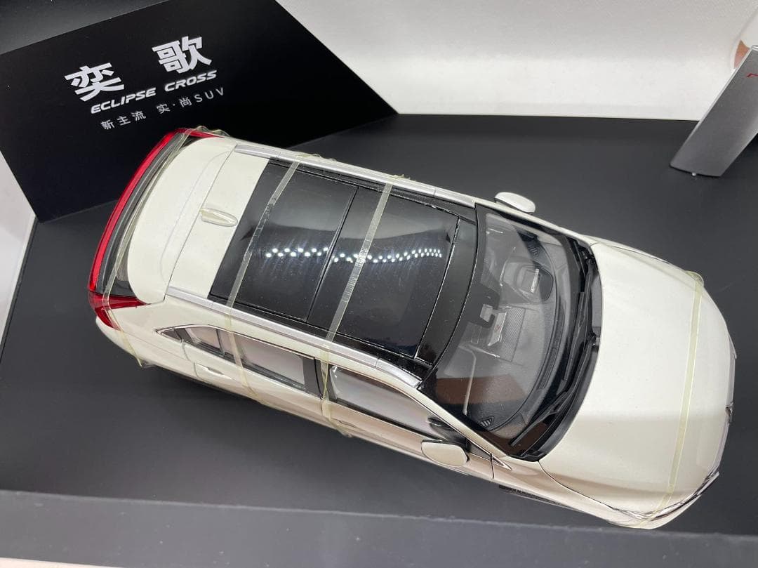 305-109 三菱 1/18 エクリプス クロス  ホワイト