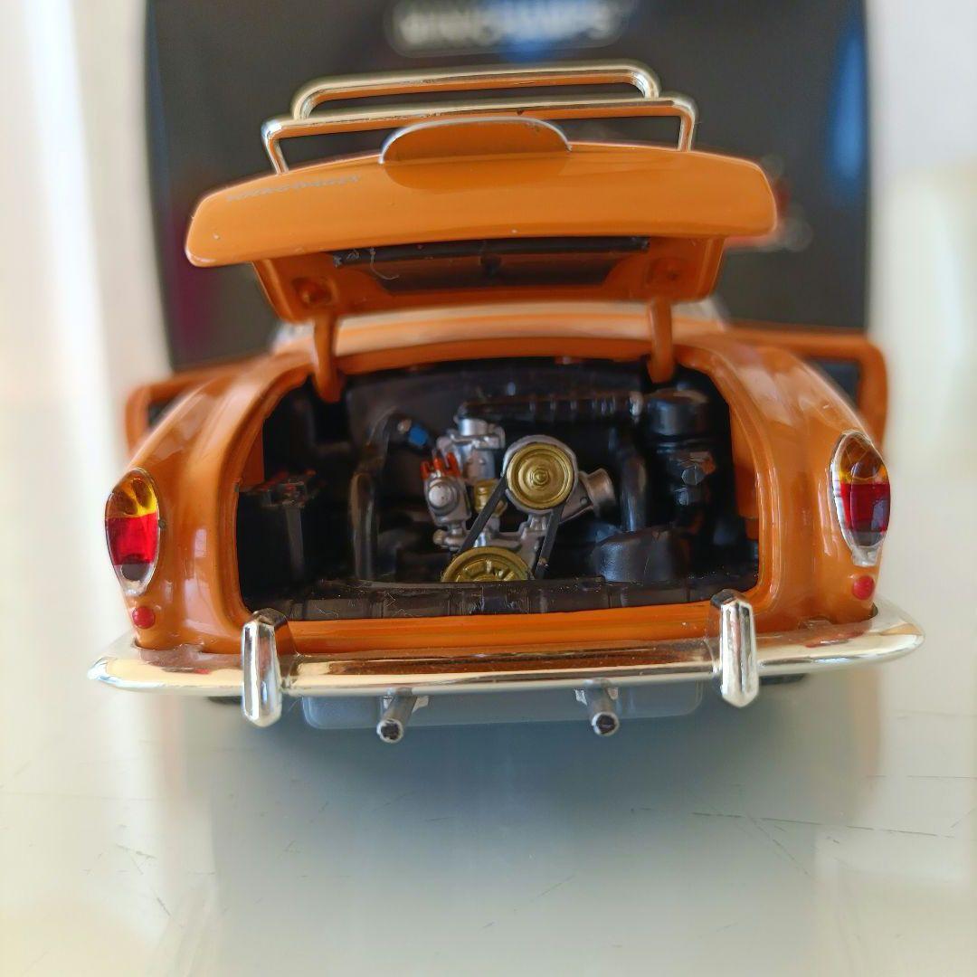 ミニチャンプス製　フォルクスワーゲン　カルマンギア