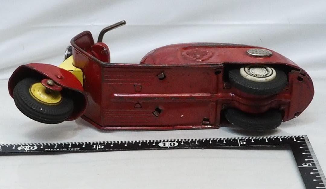 萬代屋【新三菱工業シルバーピジョン赤 動作不良】tinブリキcarスクーター箱無