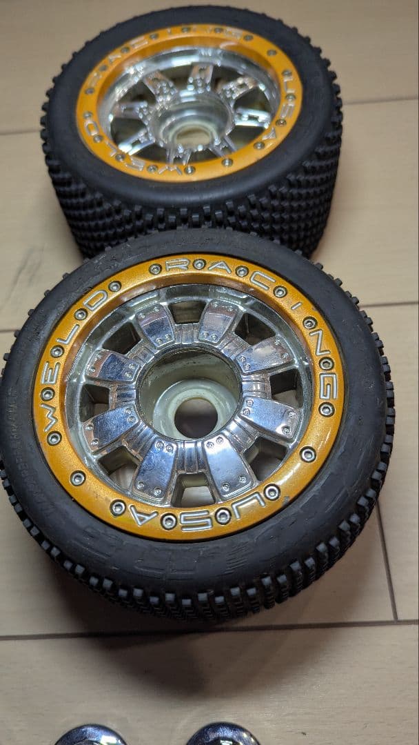 オフロード用ホイールセット（タイヤ付き）