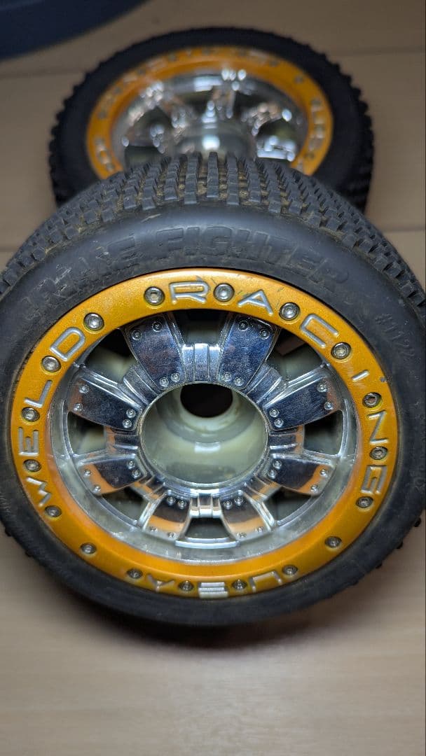 オフロード用ホイールセット（タイヤ付き）