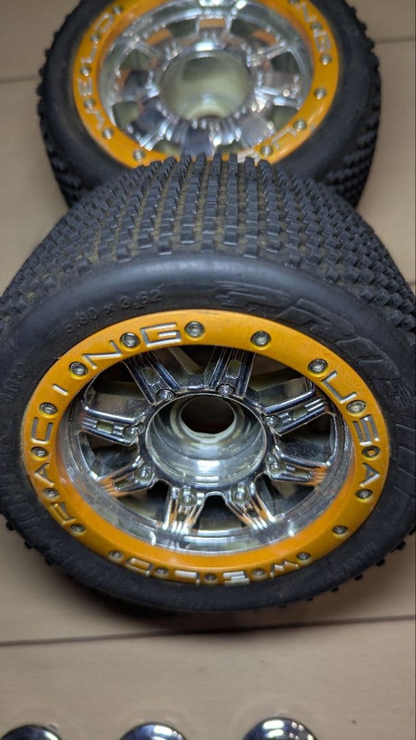 オフロード用ホイールセット（タイヤ付き）