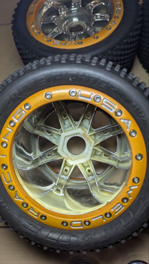 オフロード用ホイールセット（タイヤ付き）
