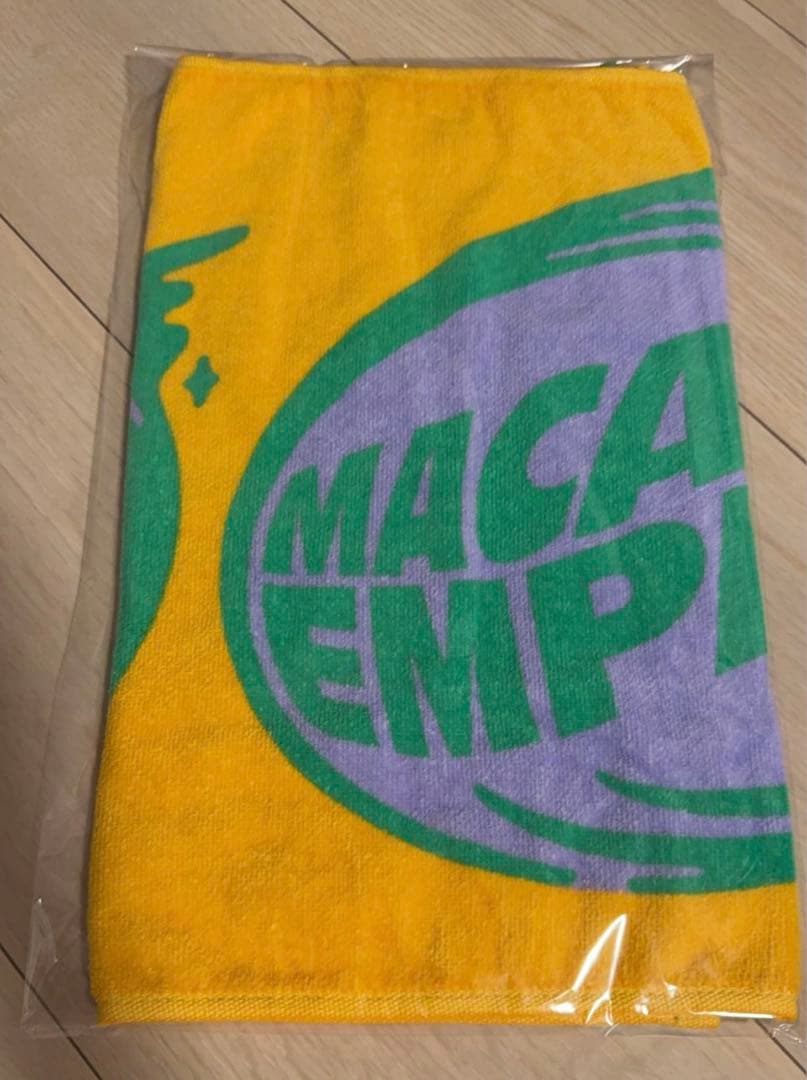 マカロニえんぴつ　タオル　パーカー　ラババン