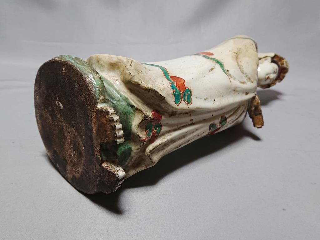 商 品 コレクター収集品　古九谷　色絵　観世音菩薩像