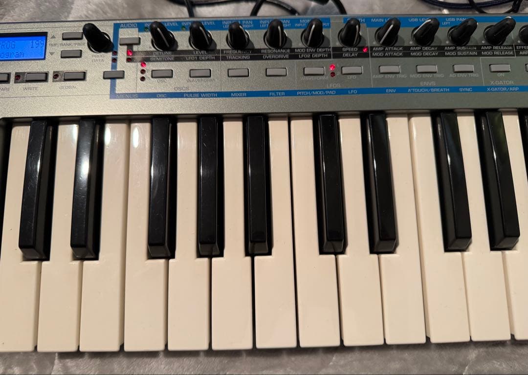 Novation Xio Synth 25 シンセサイザー 送料無料 レア品