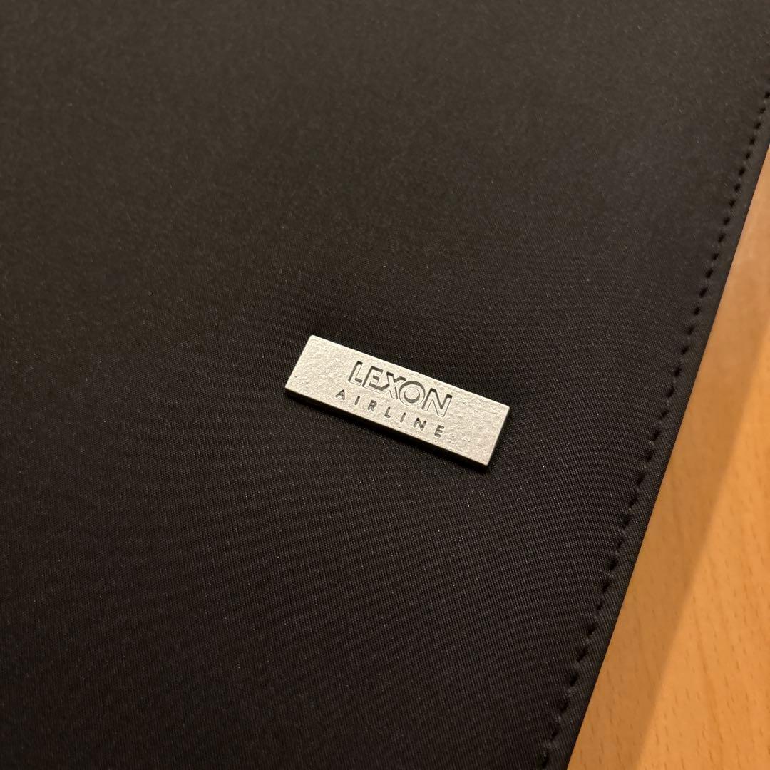 LEXON A4ドキュメントホルダー、ボールペン、A4サイズメモ帳付き