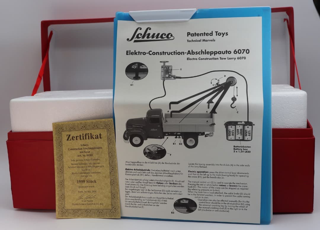 シュコー・コンストラクション・ブレーク・ダウン・レッカートラック リモコン付き