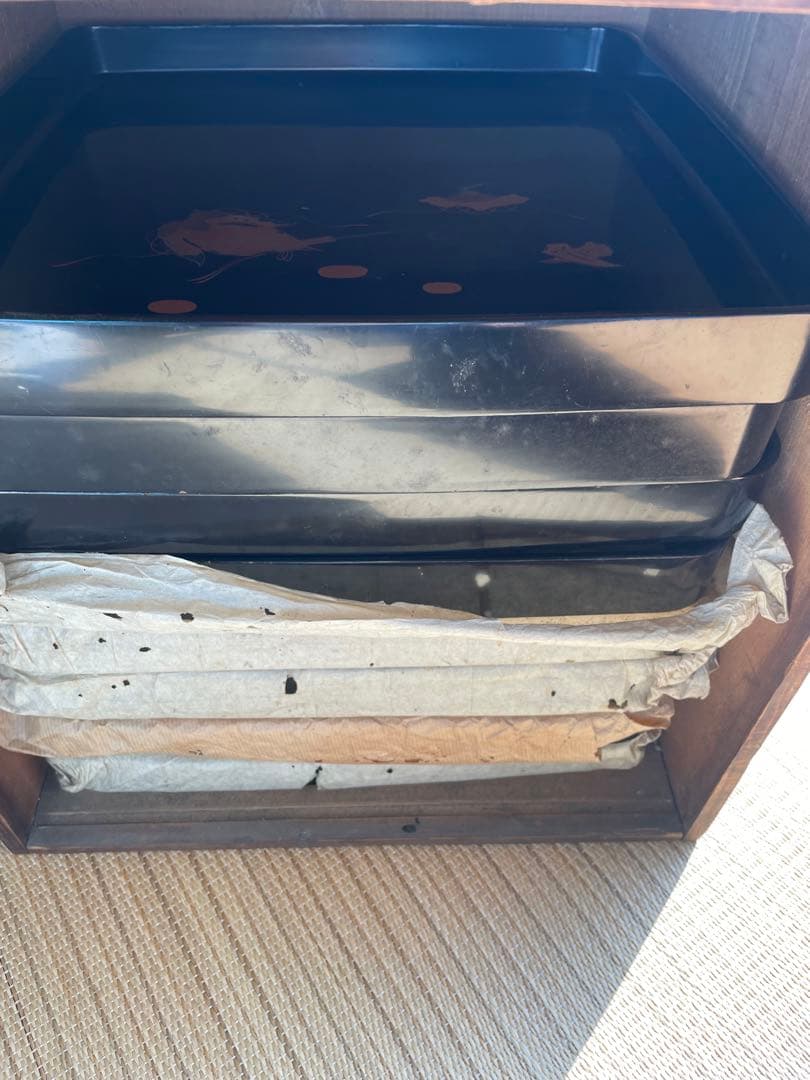 骨董品　輪島塗　漆器7枚　葉っぱの模様　トレー 卓上盆 黒内朱会席膳 漆塗　木箱