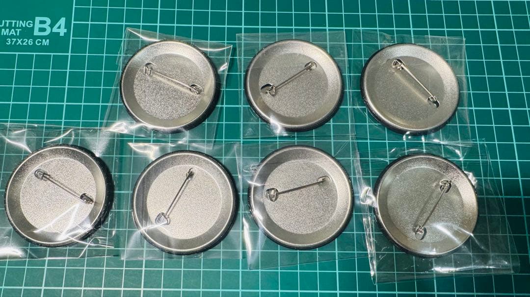 :*中様 鬼滅の刃　無限城編　ものがたる眼差し　コレクション缶バッジ　冨岡義勇